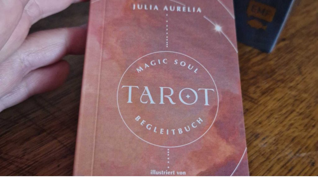 Das Begleibuhc des Magic Soul Tarot.